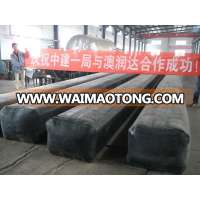 vulcanizing from rubber and fibred reinforced layer of inflatable rubber manrel